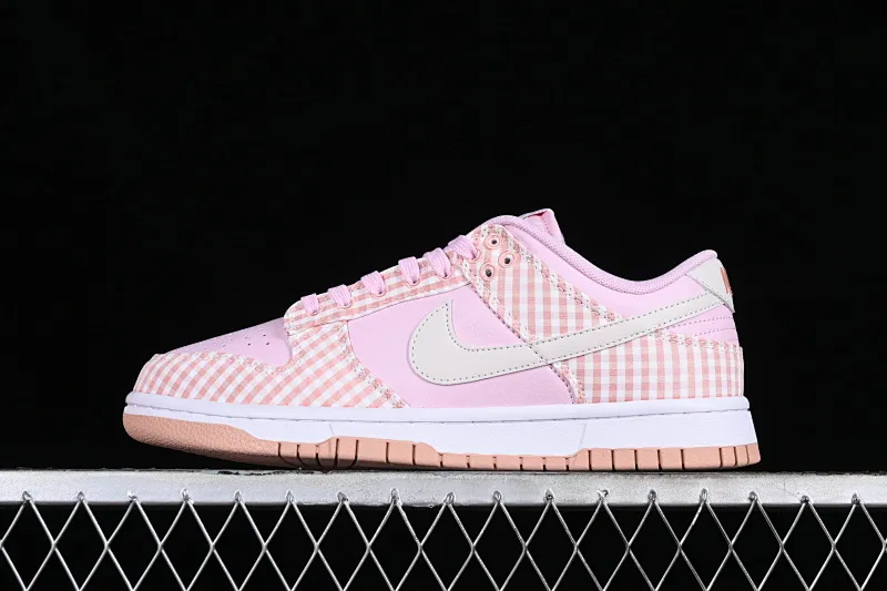 All categories Nk SB Dunk series Nk SB Dunk Low low-top sneakers Nk Dunk Low "Pink Gingham" pink seersucker color SB low-top casual sneakers FB9881-600